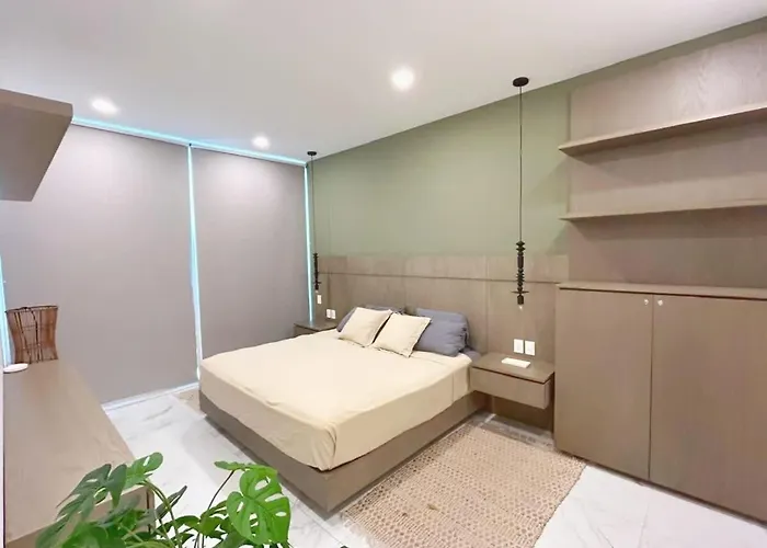3br & Dining Steps Away